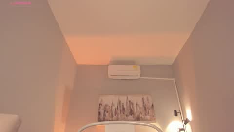 Snapshot of avalon_badger chatting on March 2025 11:04:02 PM Avalon online show from March 2025 11:04:02 PM