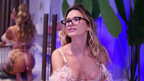 Ava online show from October 2025 03:58:02 AM