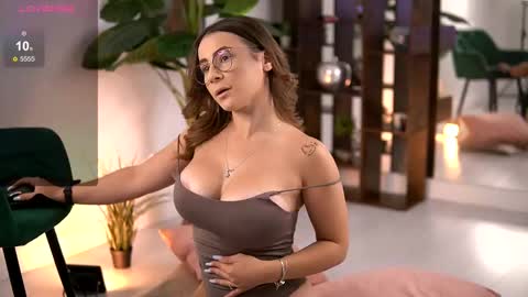 Snapshot of avareed chatting on September 2025 04:01:01 AM AvaReed online show from September 2025 04:01:01 AM
