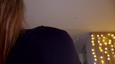 Snapshot of aveksmr chatting on January 2025 11:25:01 PM Kate online show from January 2025 11:25:01 PM