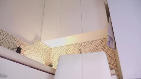 Snapshot of aveksmr chatting on October 2025 04:09:02 PM Kate online show from October 2025 04:09:02 PM