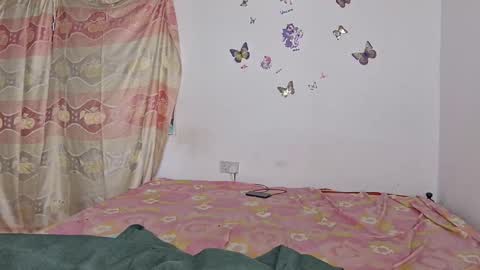 averrine online show from April 2026 08:07:02 AM