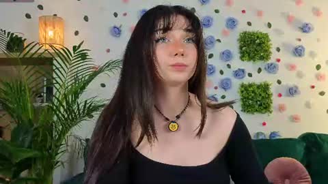 Snapshot of averywillow chatting on June 2026 02:35:01 AM AveryWillow online show from June 2026 02:35:01 AM