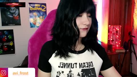 Snapshot of avi_frost chatting on January 2025 10:06:01 AM Saraaaa independent model 3 online show from January 2025 10:06:01 AM