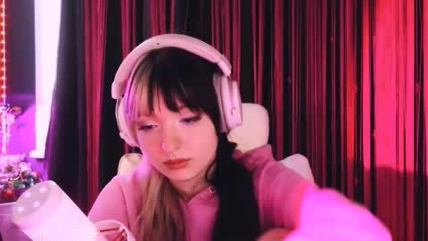 Avriel online show from January 2026 03:01:02 AM