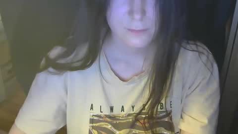 avialenne online show from April 2026 06:28:01 PM