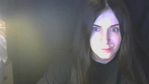 avialenne online show from April 2026 07:47:02 PM