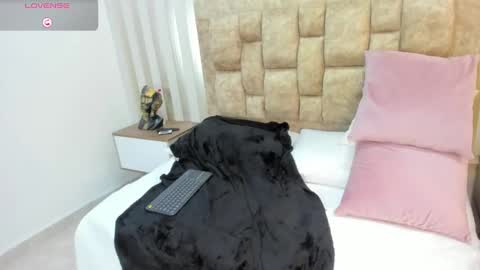 AVIS  online show from January 2025 10:56:01 PM