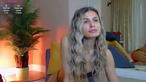 AVRILL CYRUX online show from February 2026 07:57:02 AM