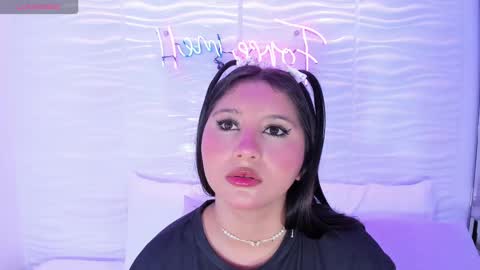 Avy  online show from February 2025 11:33:01 AM