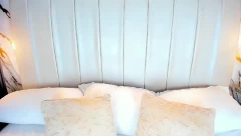 Avy  online show from October 2025 11:42:02 AM