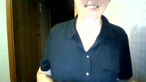 awesomeladyy online show from June 2026 07:58:02 PM