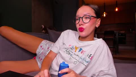 Awgustina online show from December 2024 01:53:02 PM