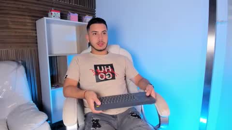 axel_grey_ online show from September 2025 12:17:01 PM