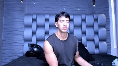 axel_hendrick online show from March 2026 12:11:01 PM