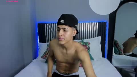 Snapshot of axel_mendoza_ chatting on June 2026 08:02:01 PM A X E L online show from June 2026 08:02:01 PM