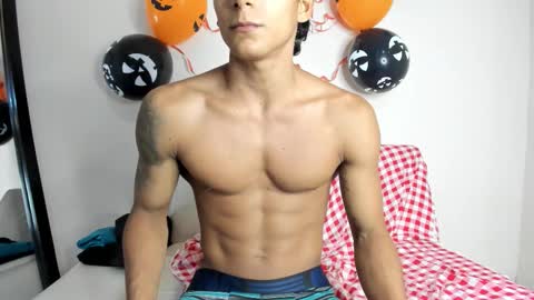 axel_rosse2 online show from October 2025 10:08:02 PM