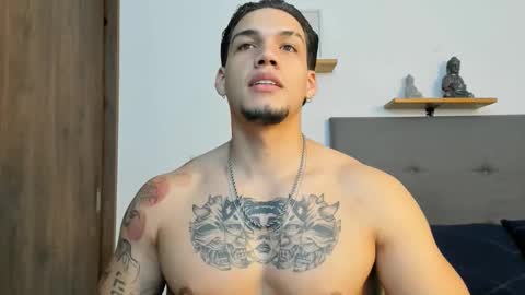 Snapshot of axel_taylor21 chatting on October 2025 02:54:01 AM INDEPENDENT MODEL online show from October 2025 02:54:01 AM