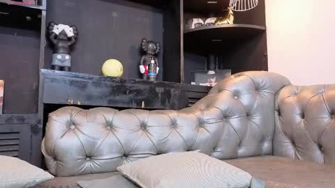 Axel  online show from May 2026 09:00:02 PM