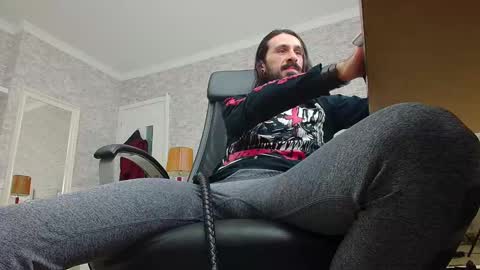 Snapshot of axelcolton chatting on December 2024 06:22:01 AM AxelColton online show from December 2024 06:22:01 AM