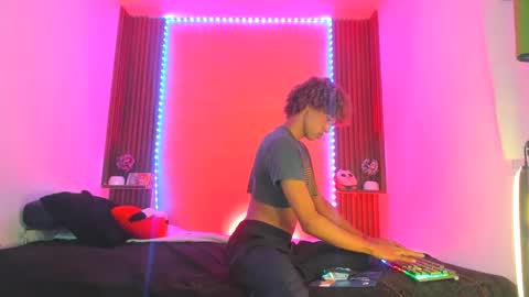 axelfox_ online show from February 2025 01:41:01 AM