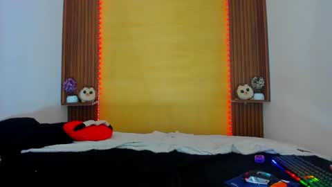 axelfox_ online show from March 2025 04:10:01 AM