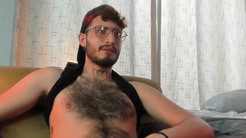 Snapshot of axelg_rose chatting on February 2025 08:03:01 PM online show from February 2025 08:03:01 PM