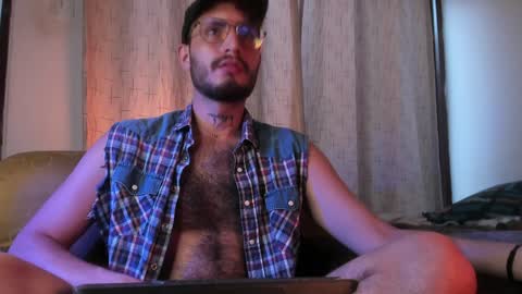 Snapshot of axelg_rose chatting on February 2025 10:12:01 PM online show from February 2025 10:12:01 PM