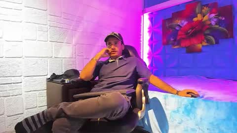 Axell Cross2 online show from October 2025 08:45:02 AM