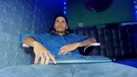 Axell Cross2 online show from March 2026 01:10:02 AM