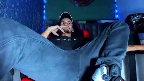 Axell Cross2 online show from April 2026 01:28:02 AM