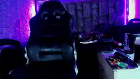 Axell Cross2 online show from May 2026 02:02:01 PM