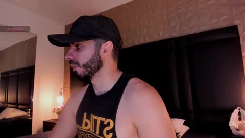 Snapshot of axelthompsom chatting on October 2025 11:38:02 AM Axel Thompsom online show from October 2025 11:38:02 AM