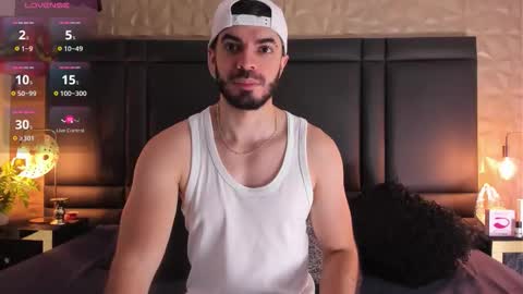 Snapshot of axelthompsom chatting on October 2025 11:21:02 AM Axel Thompsom online show from October 2025 11:21:02 AM