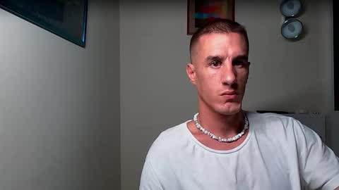 Axl online show from October 2025 08:06:02 PM