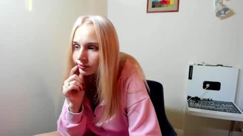 Axl online show from November 2025 01:02:02 PM