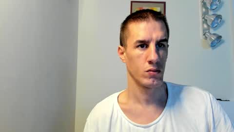 Axl online show from December 2025 01:33:02 AM