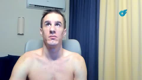 Snapshot of axl_fx chatting on February 2026 01:37:02 AM Axl online show from February 2026 01:37:02 AM