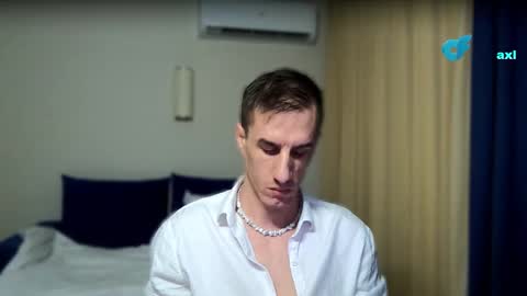 Snapshot of axl_fx chatting on February 2026 01:40:02 AM Axl online show from February 2026 01:40:02 AM