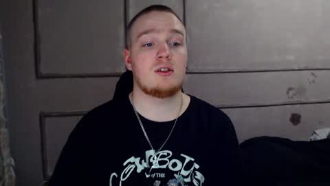 Snapshot of axxxturel chatting on December 2024 07:58:02 AM Ian skinny Slawa online show from December 2024 07:58:02 AM
