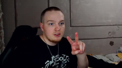 Snapshot of axxxturel chatting on December 2024 02:09:01 PM Ian skinny Slawa online show from December 2024 02:09:01 PM