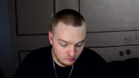 Snapshot of axxxturel chatting on December 2024 06:01:02 AM Ian skinny Slawa online show from December 2024 06:01:02 AM