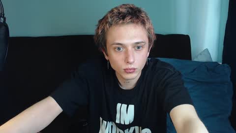 Snapshot of axxxturel chatting on December 2024 11:43:01 AM Ian skinny Slawa online show from December 2024 11:43:01 AM