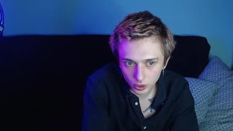 Snapshot of axxxturel chatting on December 2024 06:53:02 PM Ian skinny Slawa online show from December 2024 06:53:02 PM