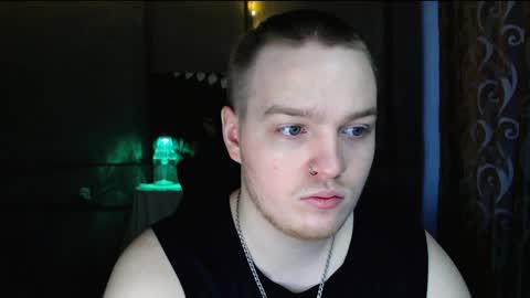 Snapshot of axxxturel chatting on December 2024 10:44:02 AM Ian skinny Slawa online show from December 2024 10:44:02 AM