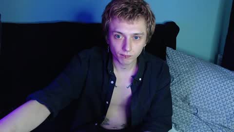 Snapshot of axxxturel chatting on December 2024 09:39:01 PM Ian skinny Slawa online show from December 2024 09:39:01 PM