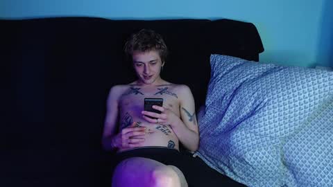 Snapshot of axxxturel chatting on December 2024 07:31:02 PM Ian skinny Slawa online show from December 2024 07:31:02 PM