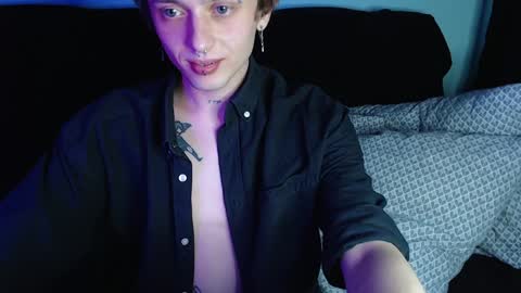 Snapshot of axxxturel chatting on December 2024 01:18:02 AM Ian skinny Slawa online show from December 2024 01:18:02 AM