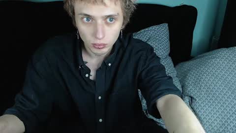 Snapshot of axxxturel chatting on January 2025 02:43:02 AM Ian skinny Slawa online show from January 2025 02:43:02 AM