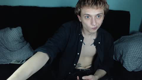 Snapshot of axxxturel chatting on January 2025 12:13:02 AM Ian skinny Slawa online show from January 2025 12:13:02 AM